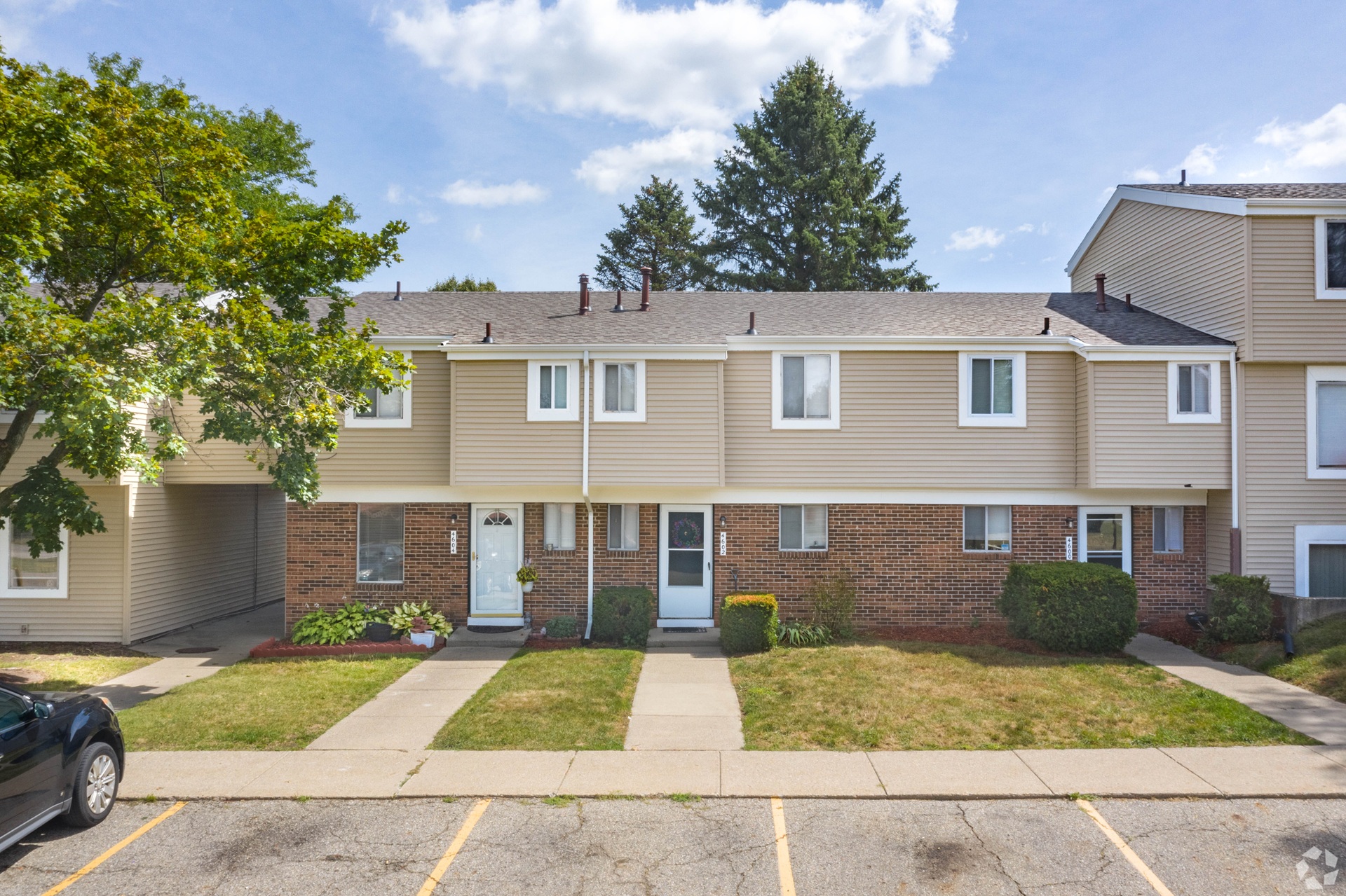 Arrowtree Apartments exterior in Okemos Michigan