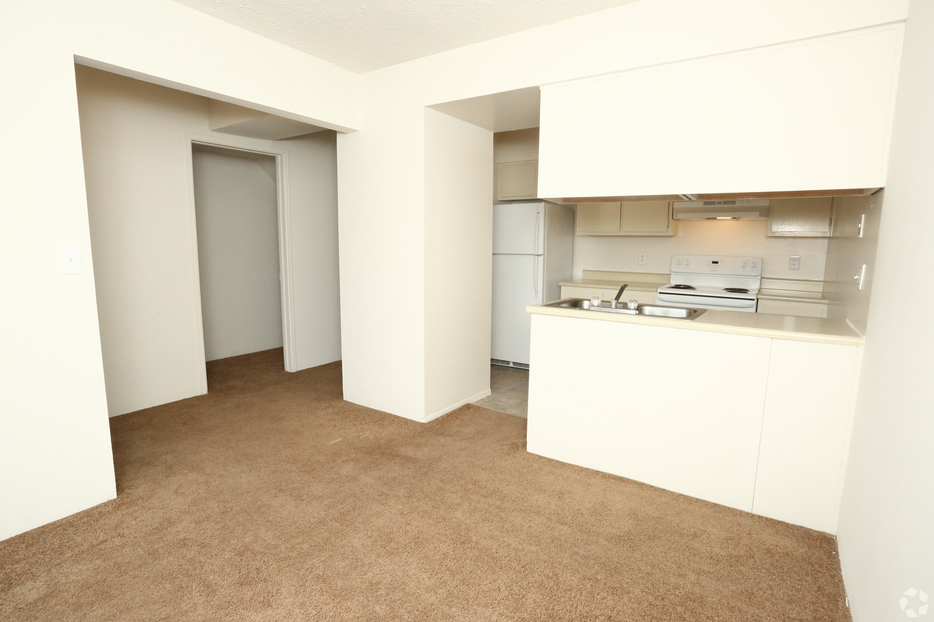 Arrowtree Apartments living room in Okemos Michigan