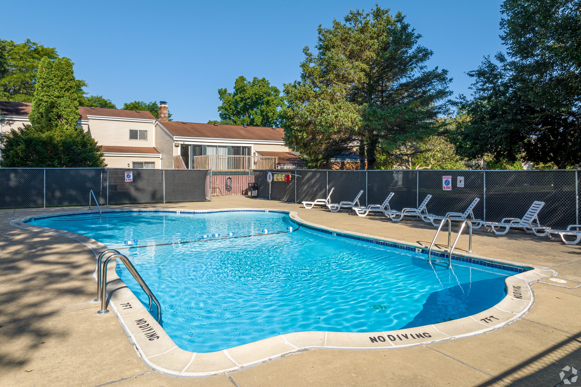 Arrowtree Apartments swimming pool in Okemos Michigan